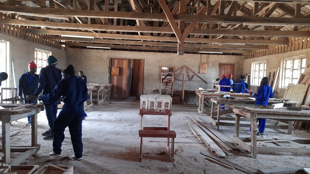 Mwanafunzi akitengeneza thamani